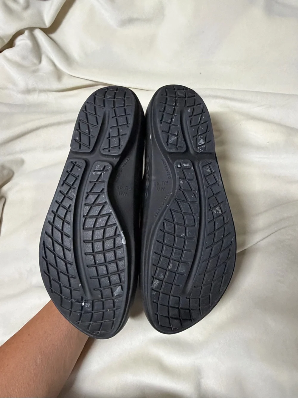 Oofos Women’s OOlala Recovery Comfort Sandal Size 11